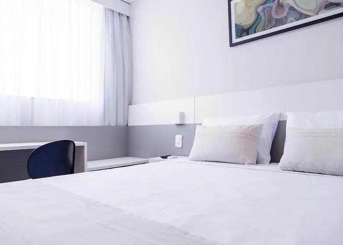 Bristol Easy Hotel - Rio Bonito